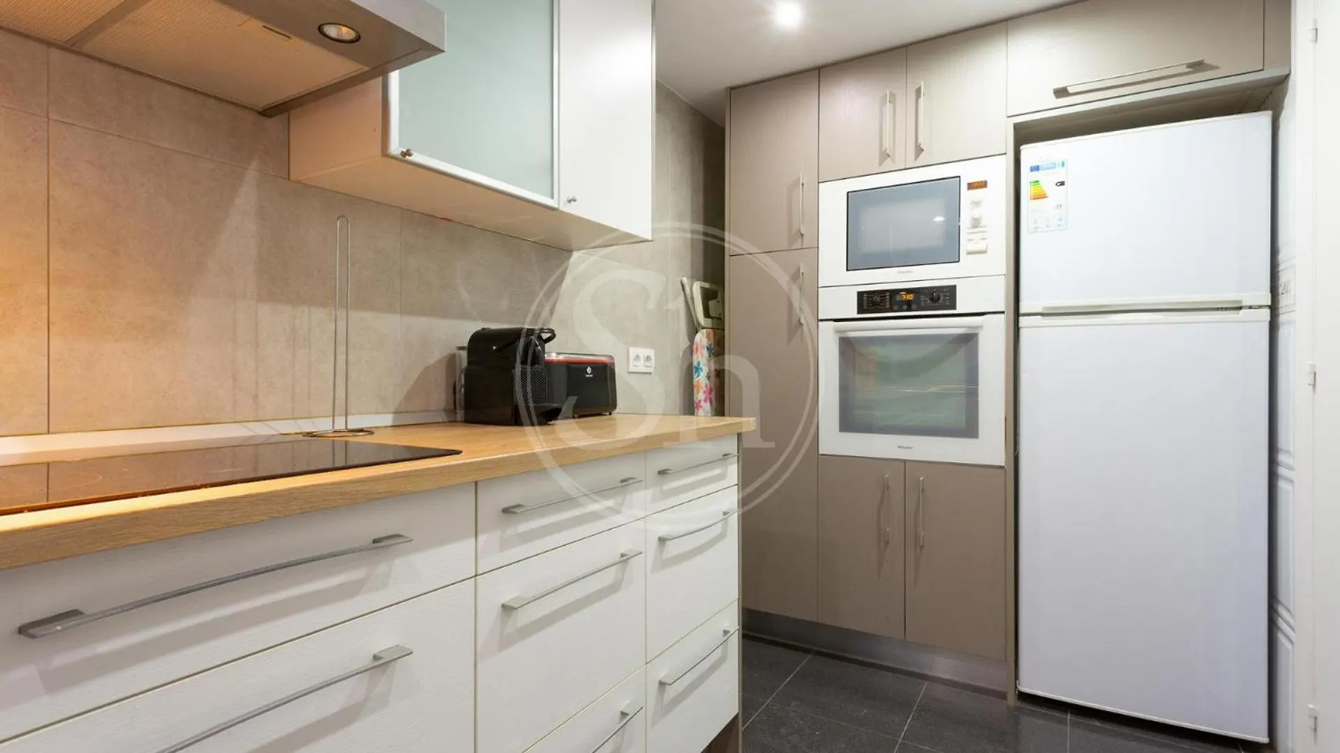 Apartment Practico Apartamento Con Terraza En Eixample Barcelona Spain
