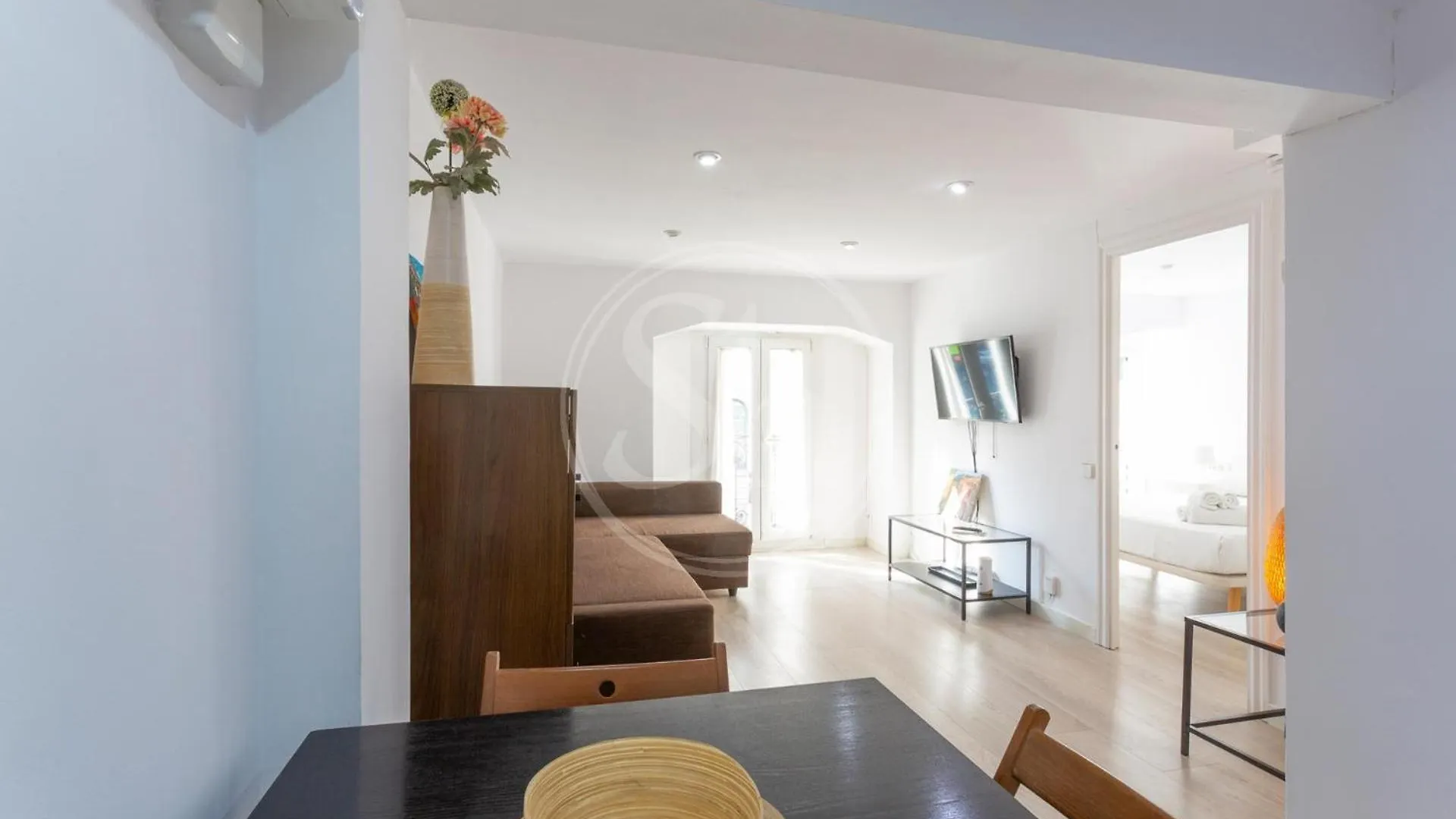 Practico Apartamento Con Terraza En Eixample Barcelona 0*,