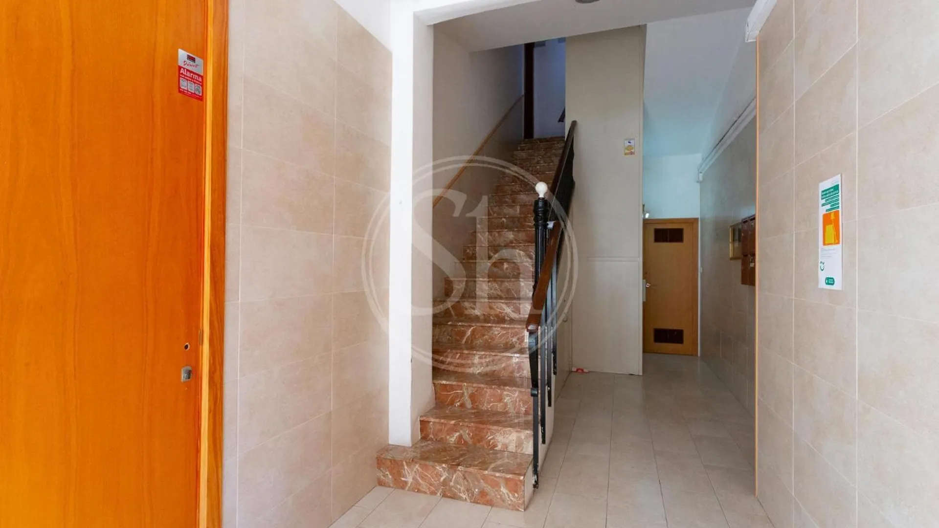 Practico Apartamento Con Terraza En Eixample Barcelona