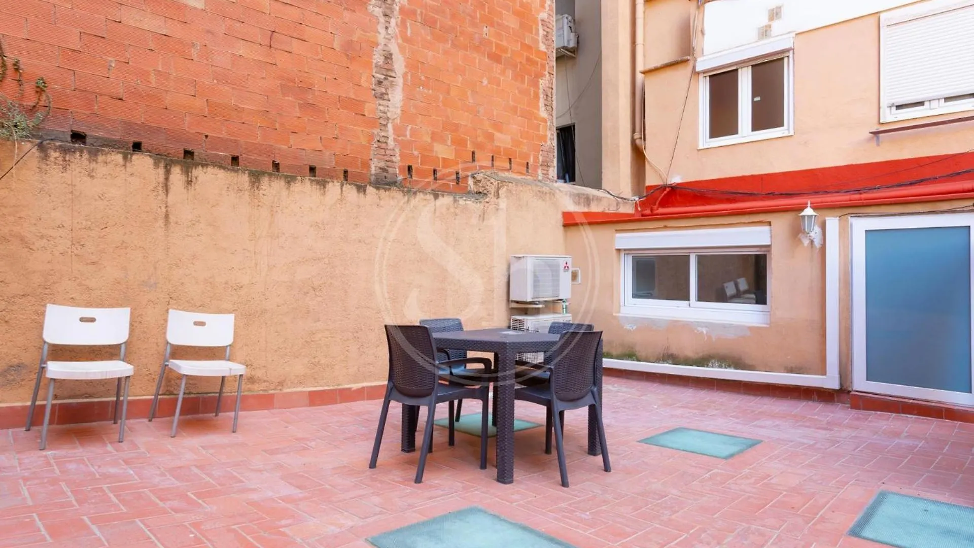 Practico Apartamento Con Terraza En Eixample Barcelona Apartment